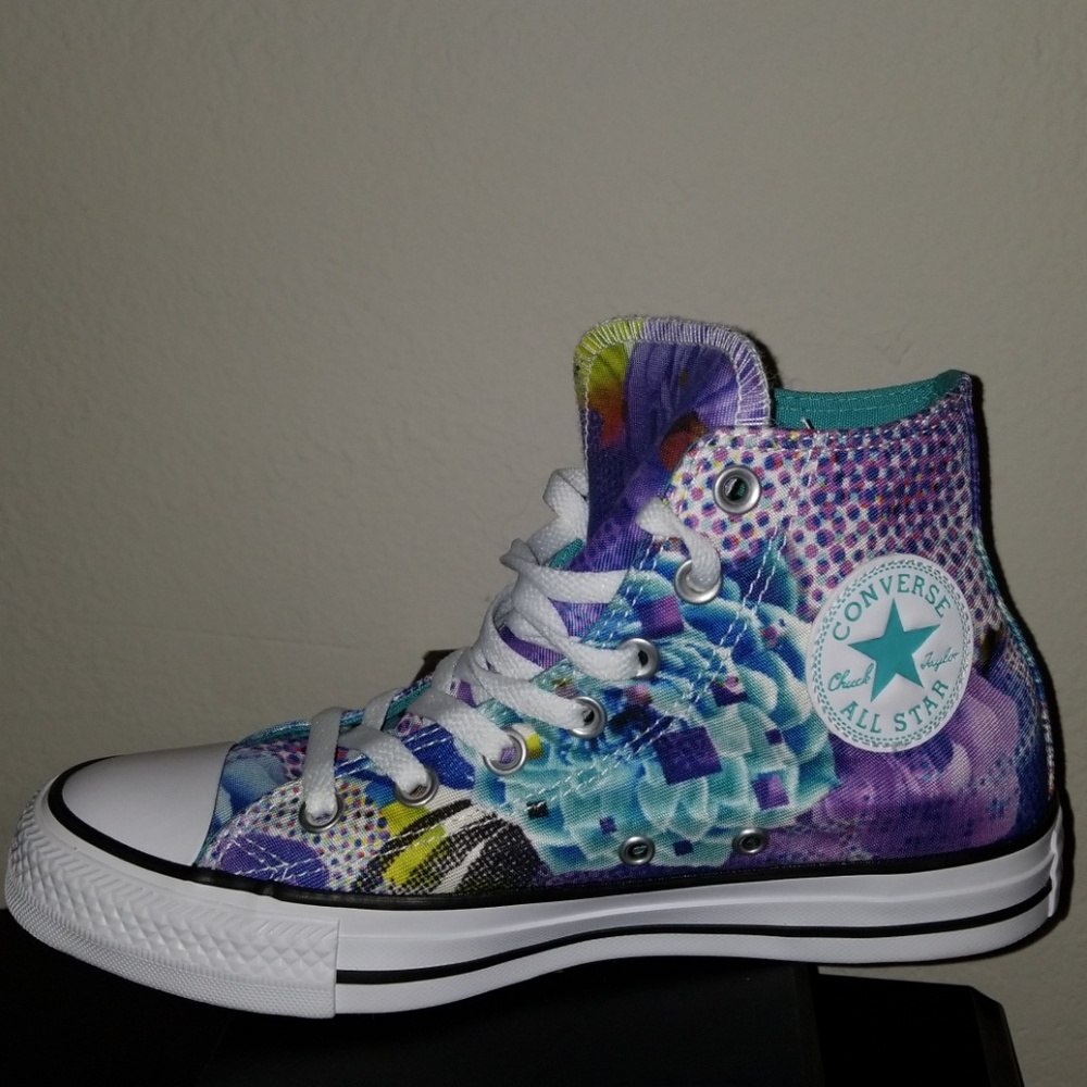 Converse Chuck Taylor All Star size 7 Floral
